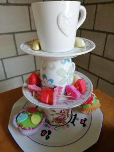 etageres-gevuld-met-snoepjes-1 (1) (1)