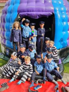 politiefeest met 14 kids